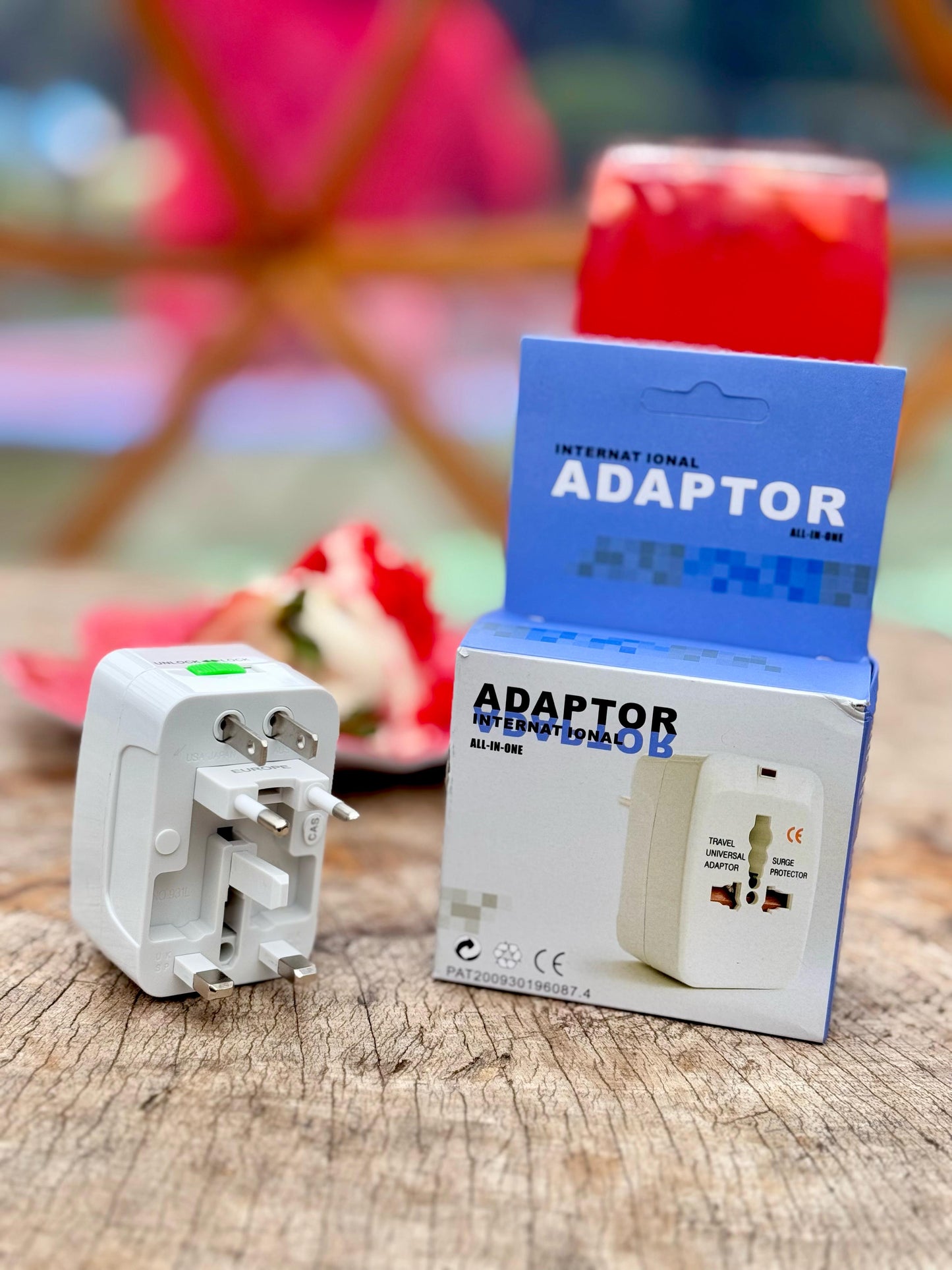 ADAPATADOR EUROPEO UNIVERSAL